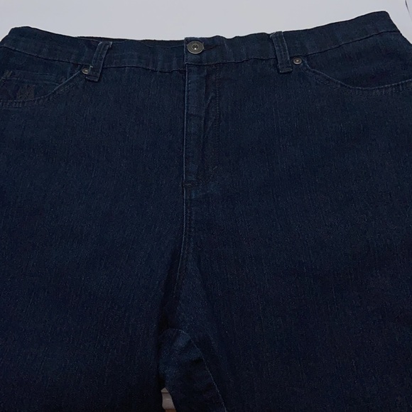 Gloria Vanderbilt Highrise Jean Shorts 16P - Picture 4 of 9